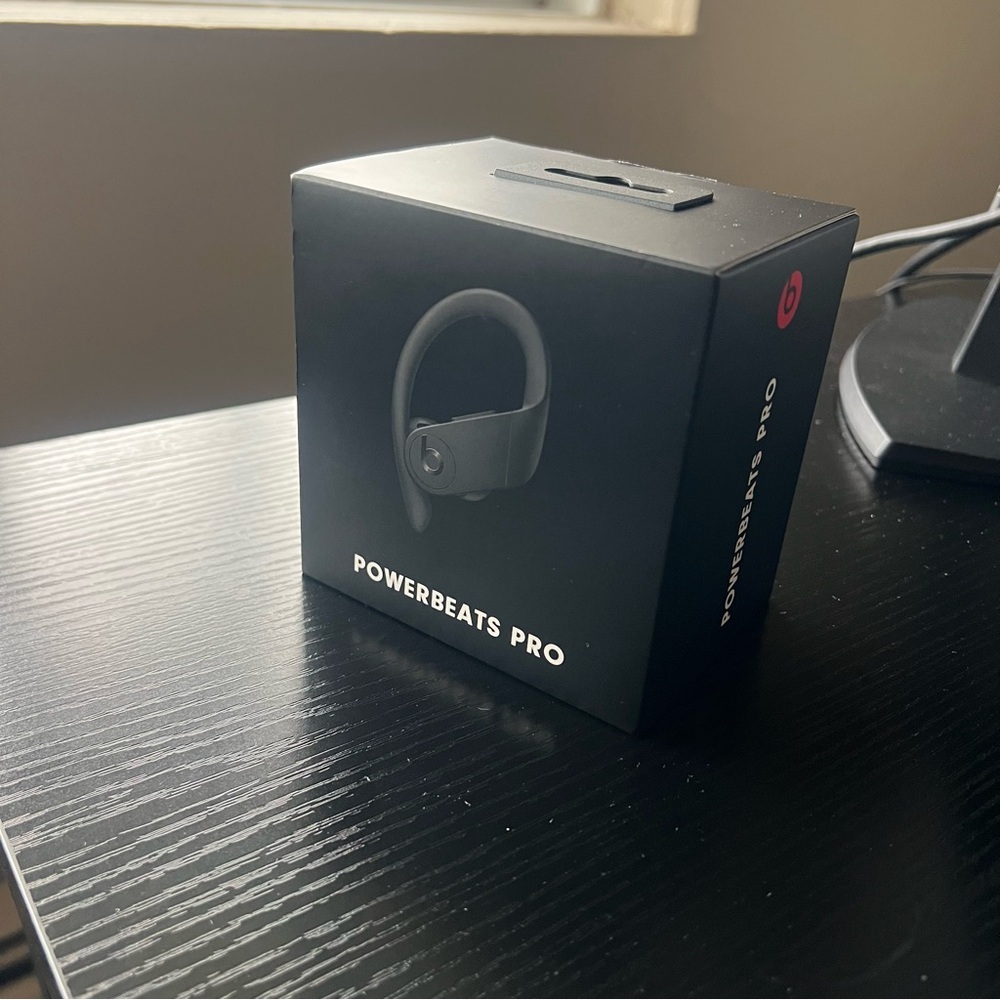 Beats Powerbeats Pro Wireless Earbuds - Apple H1 Headphone Chip - Black